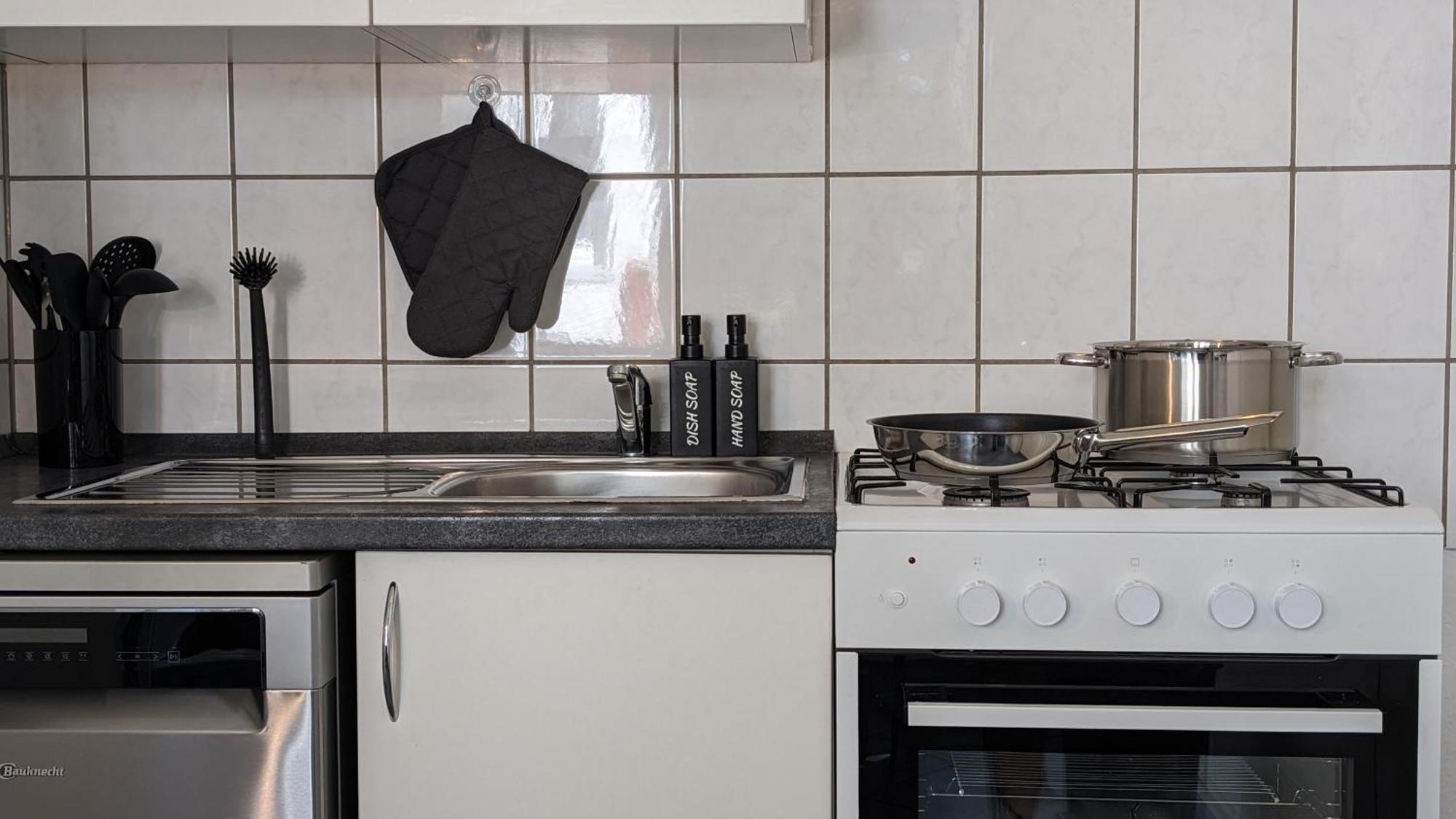 Tt Living Apartments Bonitas & Divinitas I 2 Schlafzimmer I Kueche I Vollbad I Waschmaschine Rellingen Kültér fotó