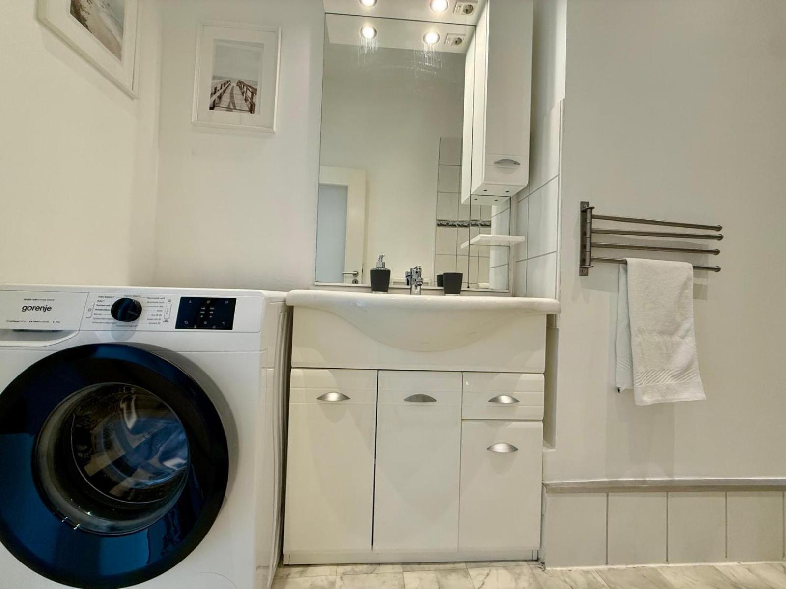 Tt Living Apartments Bonitas & Divinitas I 2 Schlafzimmer I Kueche I Vollbad I Waschmaschine Rellingen Kültér fotó